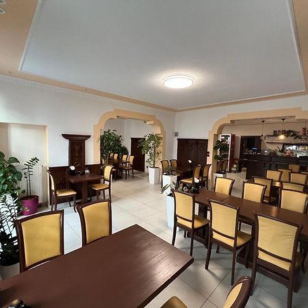 Vt6 House & Restaurant Acomodação com café da manhã Znojmo Exterior foto